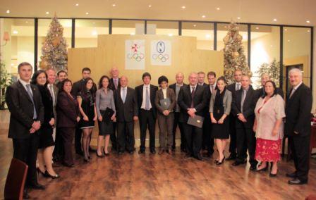 HENNING SUCCESSFULLY COMPLETES YOUTH COACHING COURSE